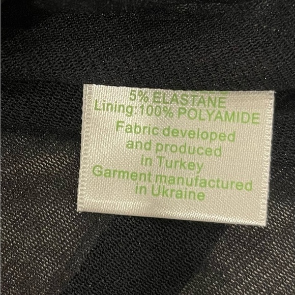 Garnet Hill fall floral v-neck faux wrap dress with flattering ruching. Small. - Picture 7 of 8